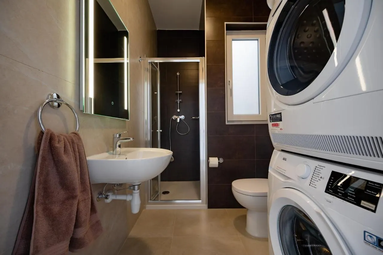 아파트 The Address Seafront Suites With Hot Tub Pietà 몰타