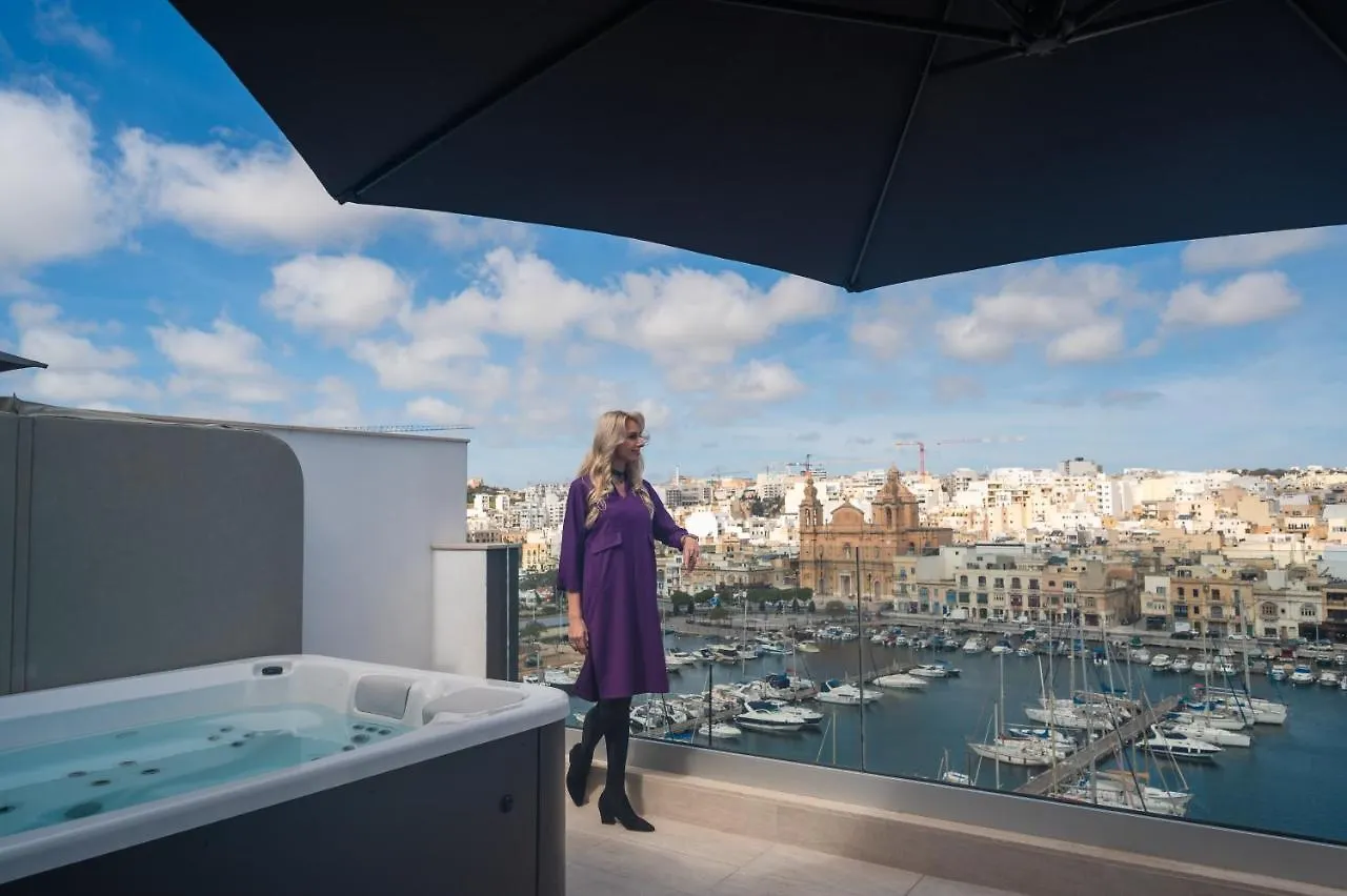 The Address Seafront Suites With Hot Tub Pietà