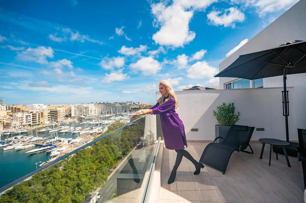 The Address Seafront Suites With Hot Tub Pietà